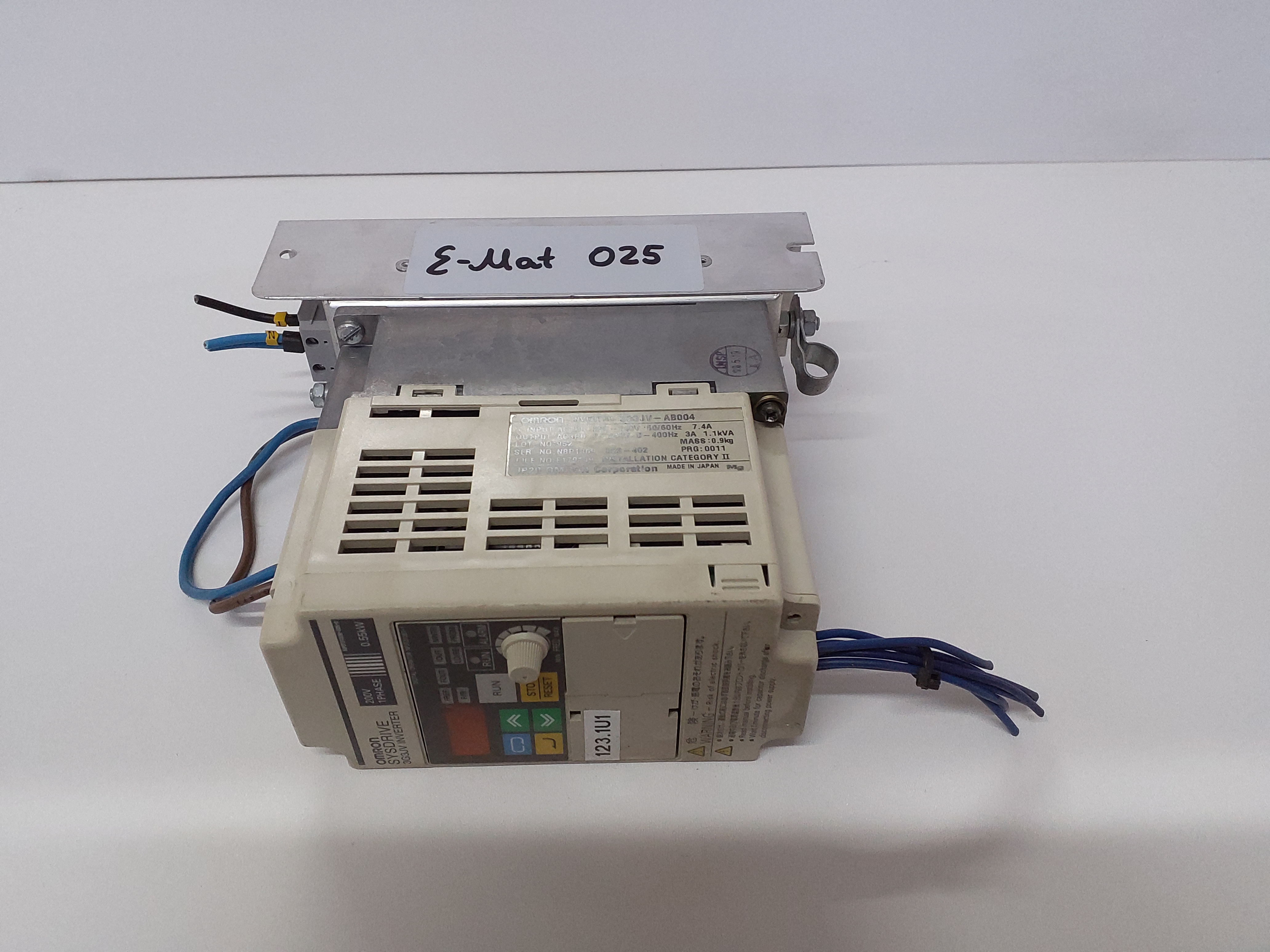 Frequenzumrichter OMRON SYSDRIVE 3G3JV - AB004  0.55KW 1 Phase